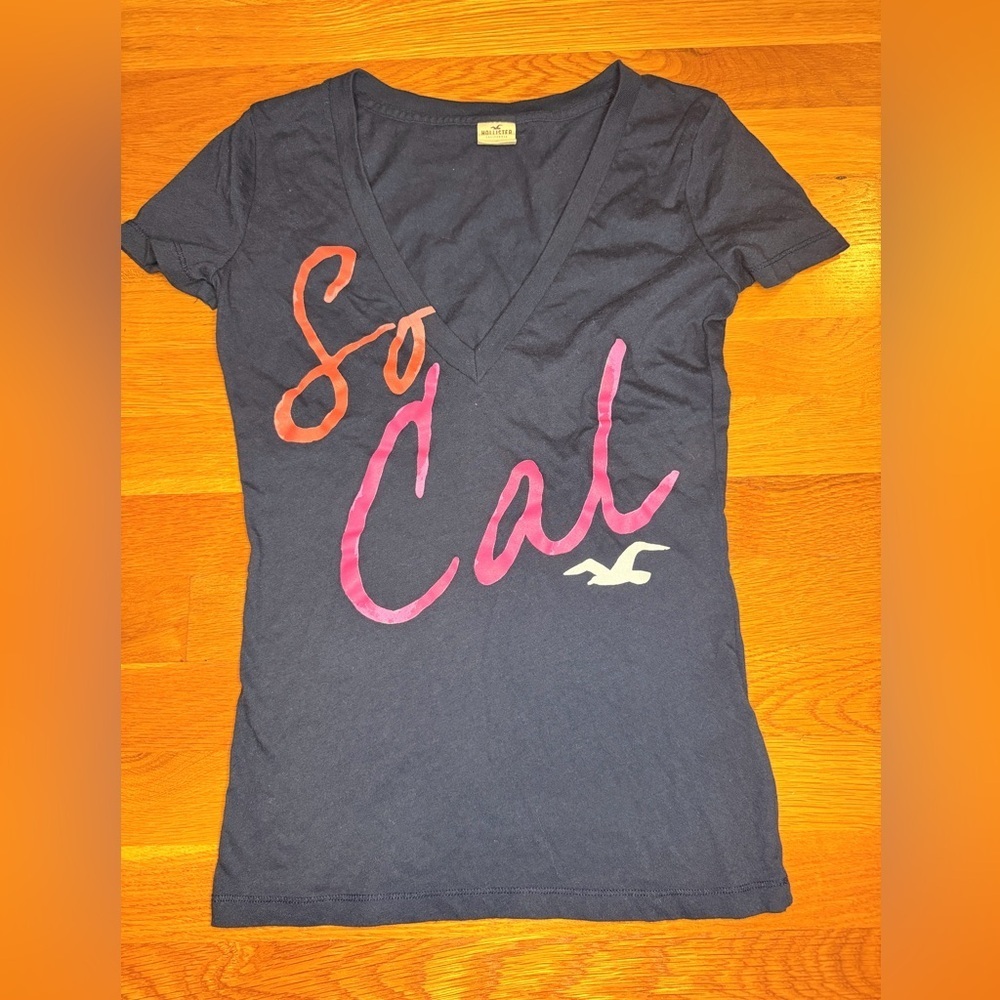 Hollister Y2K So Cal Graphic V-Neck Baby Tee Top Small